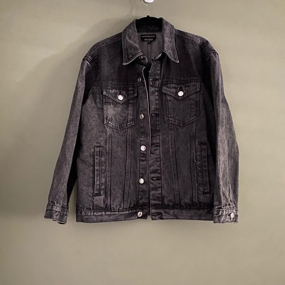 Black Washed Oversized Trucker Jacket - Picture 4 of 6